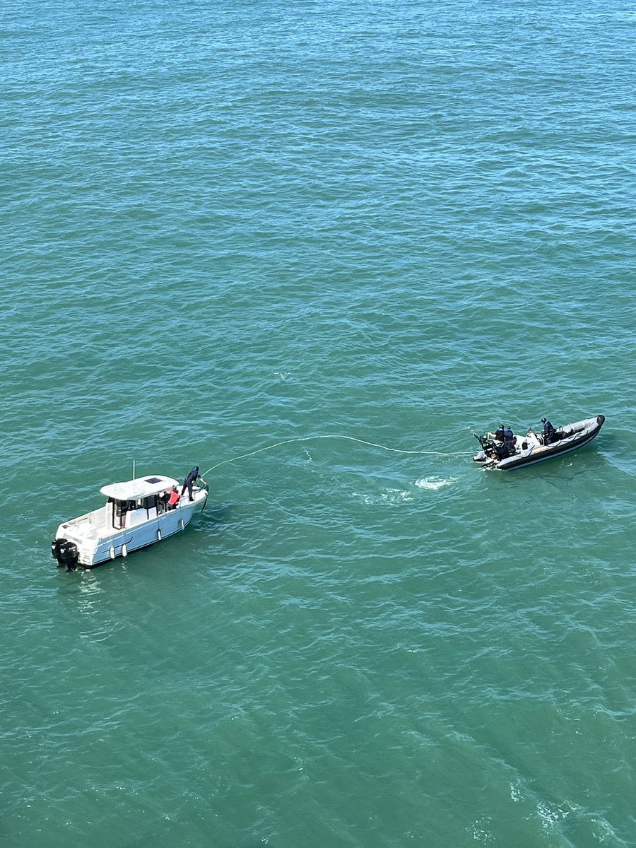 What a difference a day makes….
Yesterday towing a stricken vessel 10 miles before returning her to safety.
Today a Replenishment at Sea with <a href="/RFATideforce/">RFA Tideforce</a> 
<a href="/NavyLookout/">Navy Lookout</a> <a href="/CdreDavidEagles/">Commodore David Eagles</a> 
<a href="/RFAHeadquarters/">Royal Fleet Auxiliary</a>