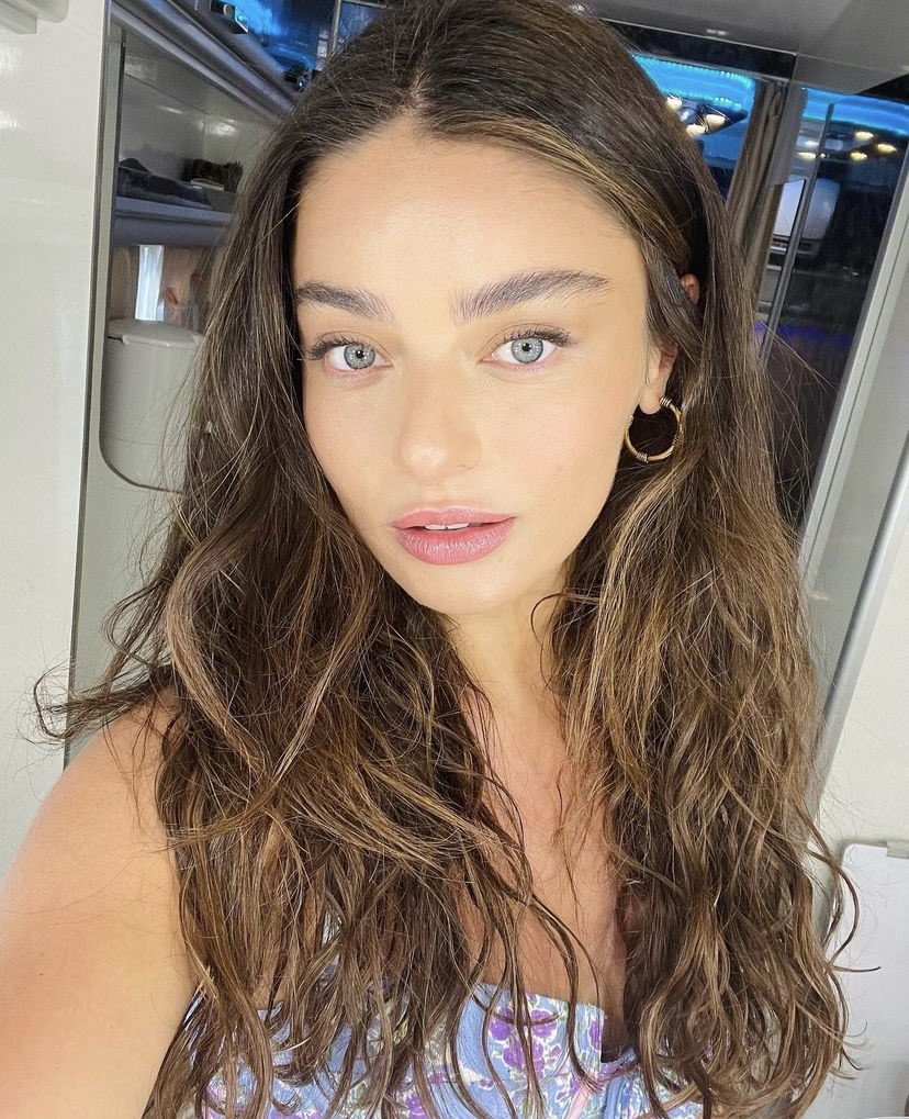 Onu tek kelimeyle tarif etsen ?

#AycaAysinTuran