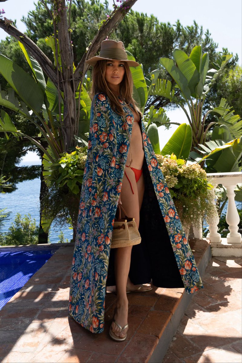 Jennifer__Lo_'s tweet photo. This Is…August (so far) ☀️💚🏝️ https://t.co/IRjHeK4u9j