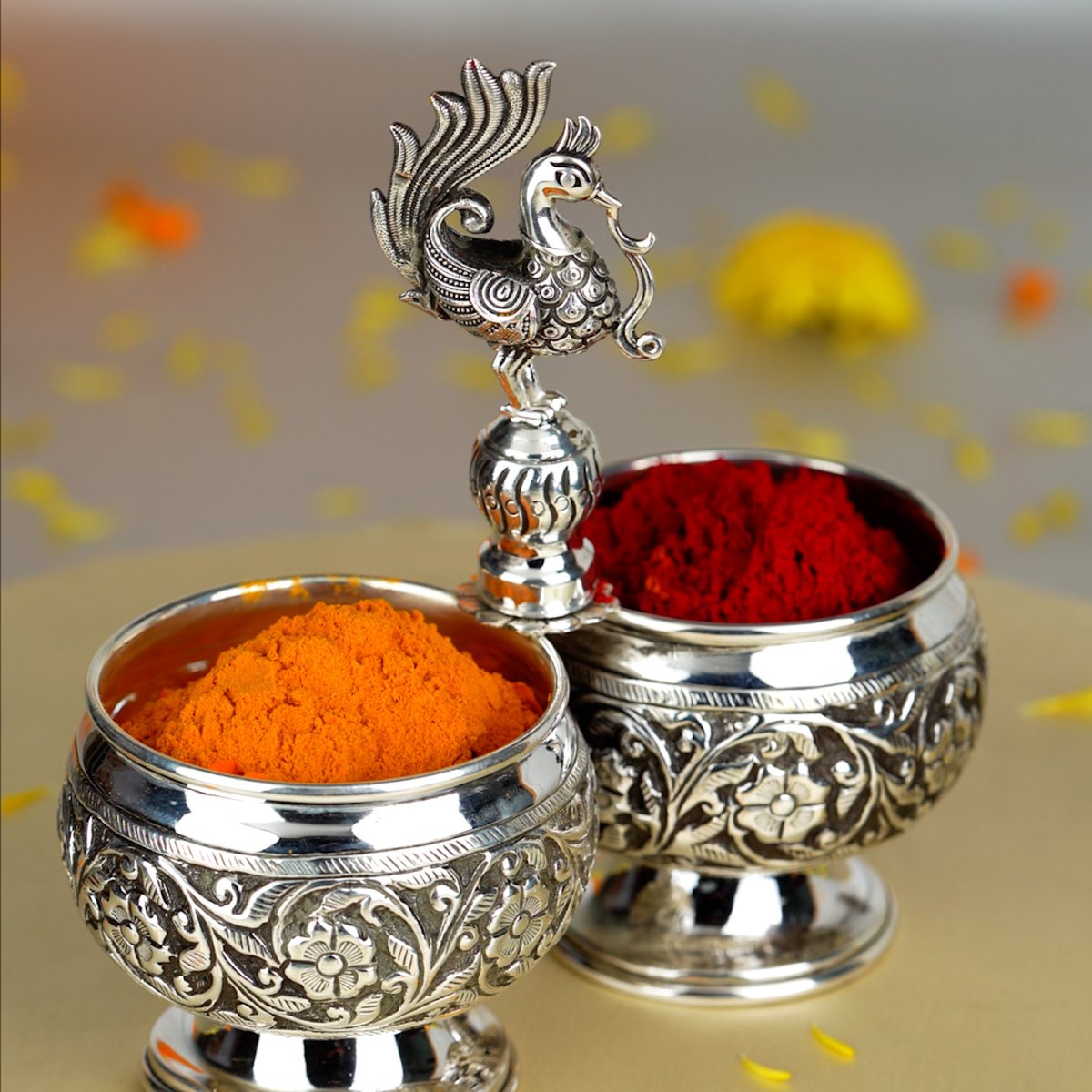 KrishnaSilver36's tweet image. ►WhatsApp Us:wa.link/bxtv
►Call/Video Call+918499011111 
A traditional puja, be it a wedding ceremony or birthday celebration, is incomplete without a Haldi bowl.
 ►Explore our Latest Collection instagram.com/krishna.house.…
#KrishnaSilver36 #silverkumkumhaldibowl #silver