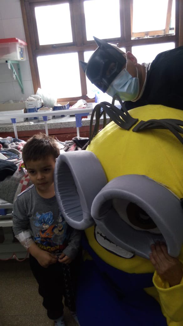 crisdecima's tweet image. Gracias por recibirnos en el día de ayer en este mes de la infancia en el hospital de mar de ajo. Fuimos con unos amigos sónic minions y Batman junto a David Dominelli a dejar juguetes  pero a recibir el abrazo y las sonrisas de esos niños q estaban internados.