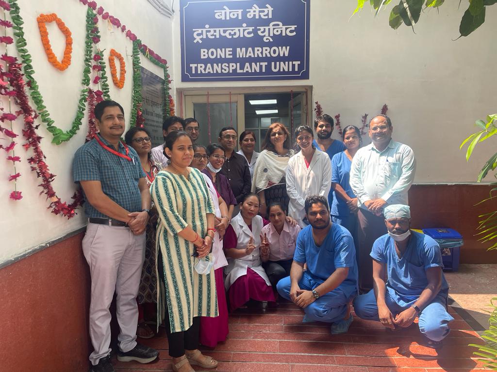 SJHDELHI's tweet photo. The first successful Bone marrow transplant done @SJHDELHI under the vision of Hon. @MoHFW_INDIA @mansukhmandviya ji, @DghsIndia Dr Atul Goel &amp; guidance of MS Dr Vandana Talwar &amp; Bone Marrow Transplant Team . Patient is stable and is being discharged from the hospital. https://t.co/UBOd9Dpmm3
