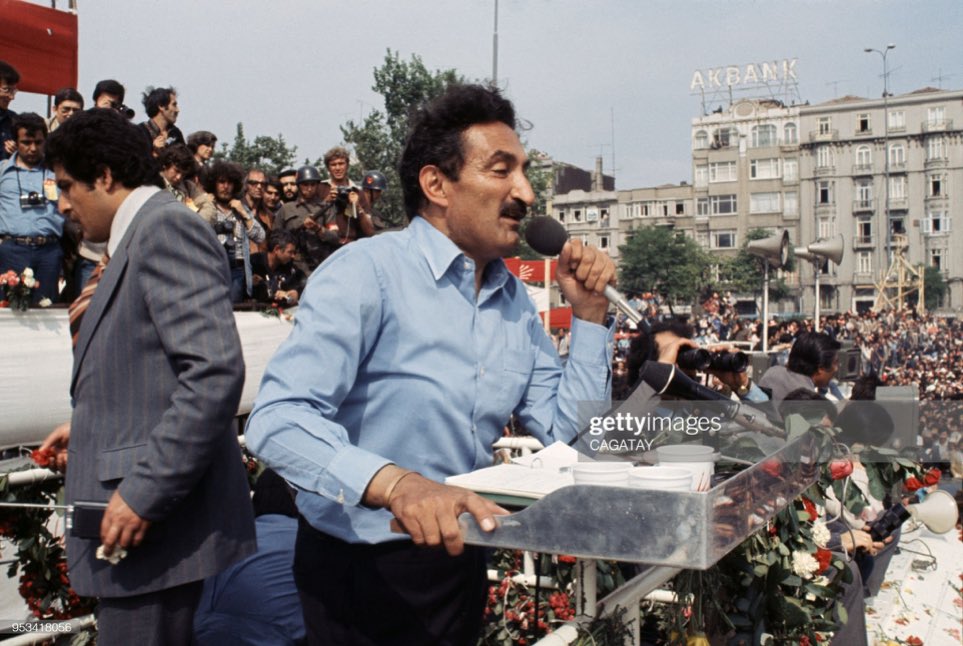 Fotoğrafa dikkatli bakarak Türkiye’nin en önemli gazetecilerinden sayın @ugurdundarsozcu’yü bulunuz.