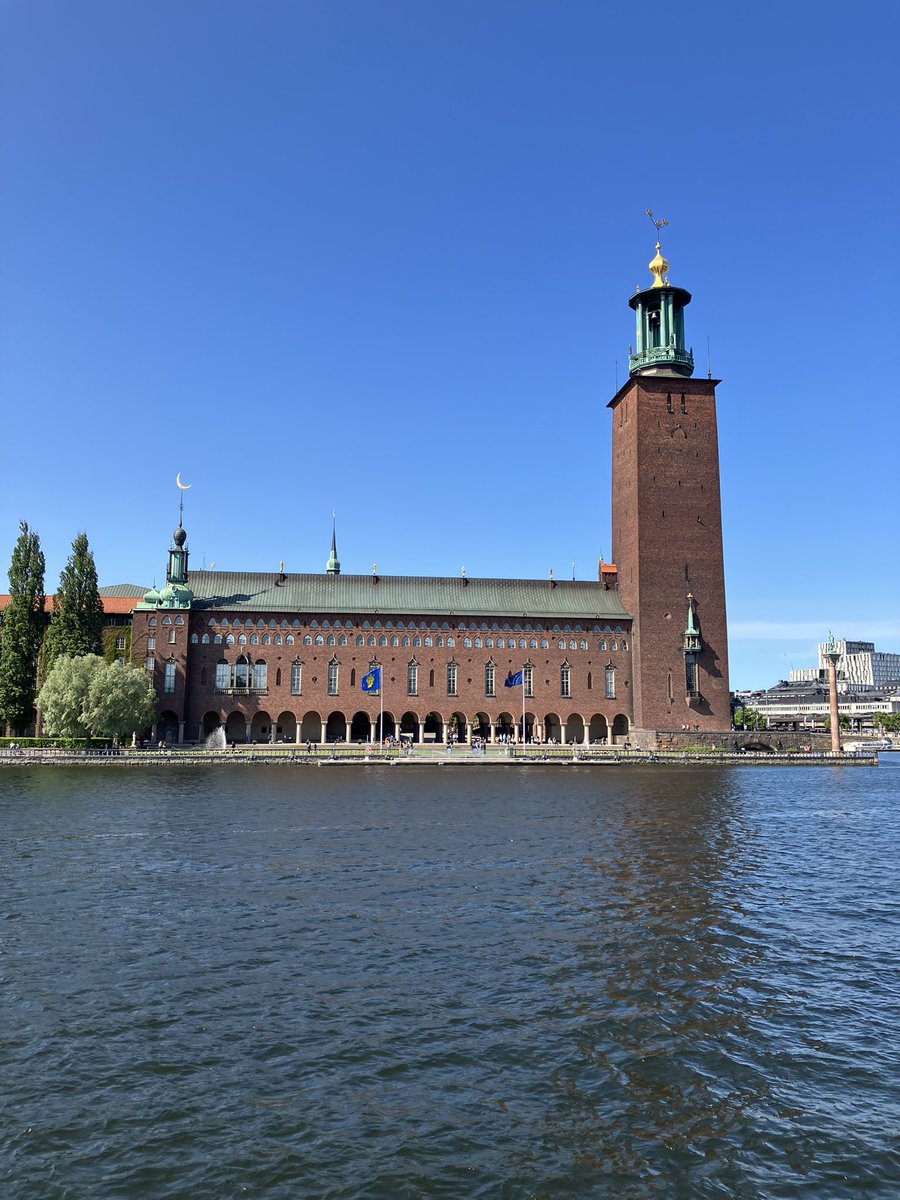 Absolute Internship tweet media