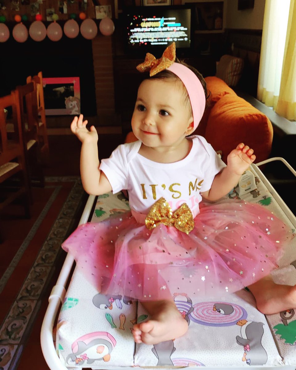 SUTILSf's tweet image. Feliz primero! 🤍