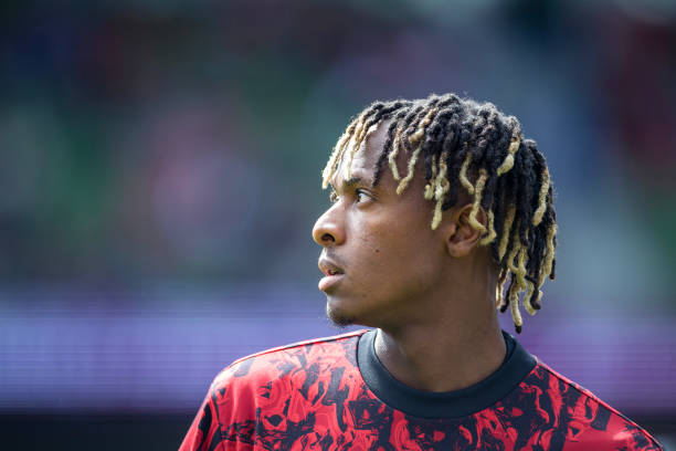 themanchester21's tweet photo. ๐จ JUST IN: Manchester United are close to reaching an agreement with Dutch side Groningen to sell 20yo winger Noam Emeran on a permanent deal.
@LucaBendoni
#MUFC #EMERAN https://t.co/NX32x1vf7f