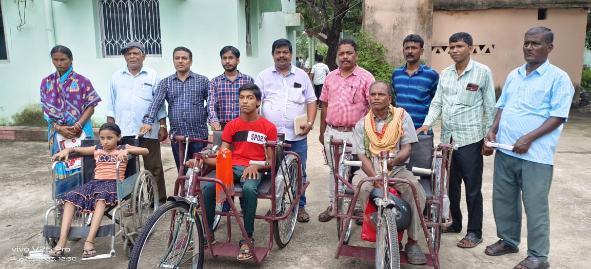 Tricycles and wheel chairs were distributed to the persons with Disability in the Joint Grievance Cell of Collector Sir at Bonth Block today .