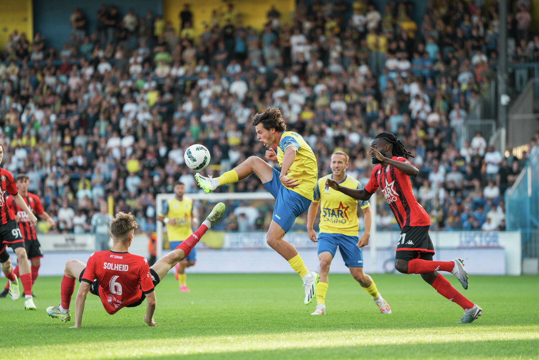 SKBeveren's tweet photo. 📸 // 🟡🔵 x 🔴⚫

#SKBSER https://t.co/4ryjNTiiD4