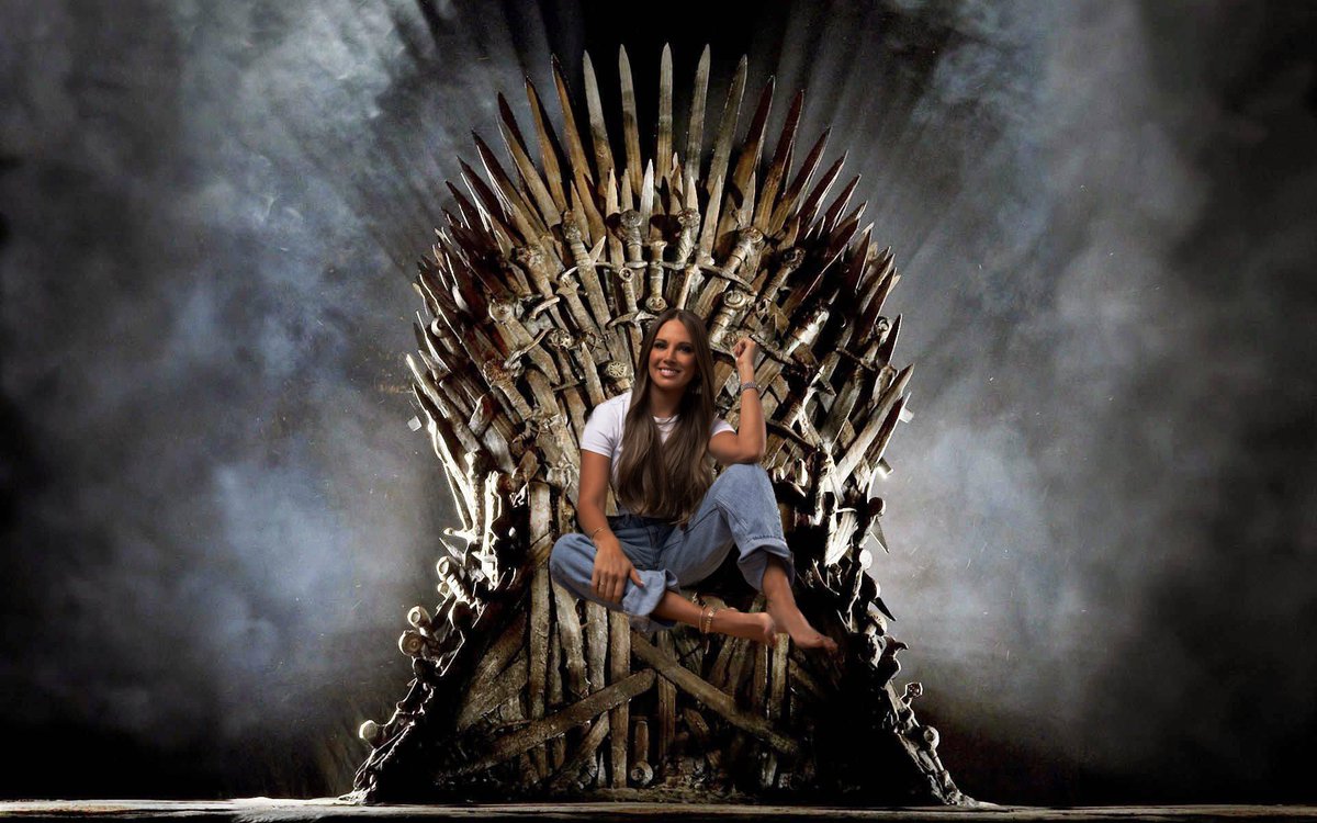 pythadoge's tweet photo. Is she the new queen of internet? https://t.co/RJkYEbFcL1