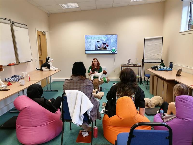 EdinDogCatHome's tweet image. Our #DogFirstAid team had an amazing time last week at the @bridgespro1 , teaching a private group. It's always great to share our knowledge and help keep our furry friends safe! 🐶 
 
For more information or to book your course, visit: edch.org.uk/services/dog-f… 🐾