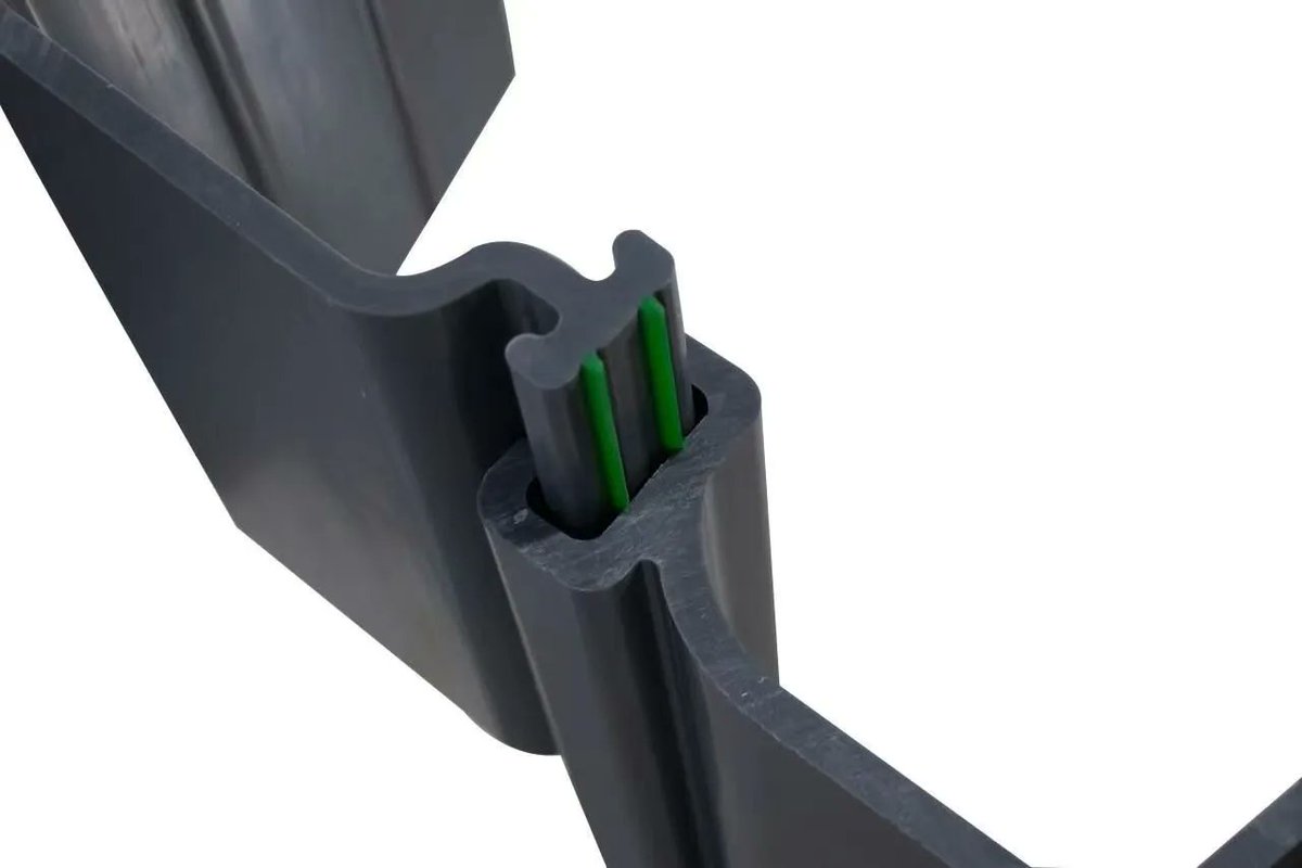 ZhuoTower's tweet image. Vinyl Seawall Panels
COST-EFFECTIVE: Vinyl seawall is easy to maintain and requires little maintenance.
ROT-RESISTANT: Saltwater wont negatively impact vinyl seawall.
UV PROTECTION: Excess sun and heat can weaken other materials, but not vinyl.

#PVCSheetPile #SheetPiling