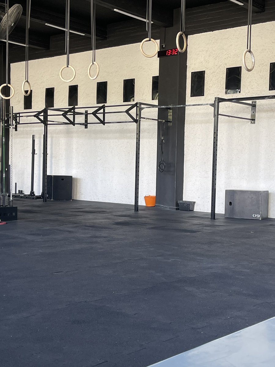 polyzasp's tweet photo. In love with this place @primal_athens https://t.co/XXl0fag7ud