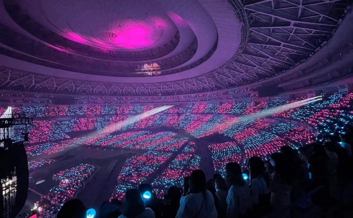 svthamster's tweet photo. "seventeen forever?" yes, seventeen until the end. ❤️‍🩹 https://t.co/Iyfy3IjAHL
