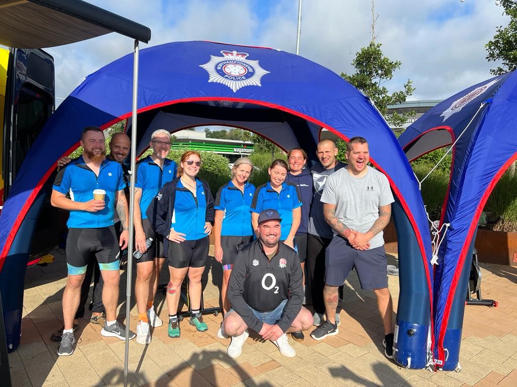 A 24-hour static bike ride which took place at Rushden Lakes this weekend has raised more than £3000 for PC Jack Watts – a police officer who has been diagnosed with brain cancer. 

These 9 officers and staff members cycled a total of 1884 miles 😲
northants.police.uk/news/northants…