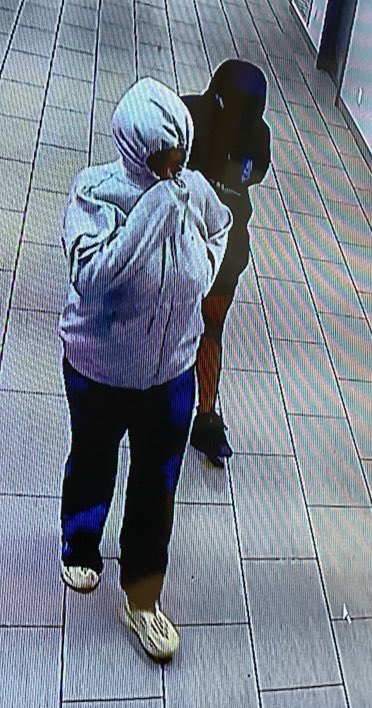 mspmetrodet's tweet photo. These are photos of the suspect vehicle and the suspects. 4/ https://t.co/n6lqbS5Njk