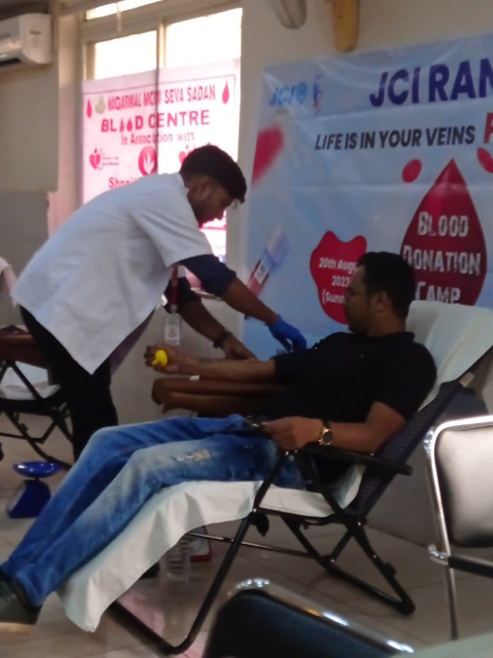 FShonit's tweet photo. A #BloodDonationCamp was organized by Seva Sadan Blood Centre in association with #JCI, Ranchi dated on 20th August 2023.
22 Units of Blood were collected from the camp. The camp was supported by @FShonit.
#donateblood
#savelives
#nmssbloodcentre https://t.co/ofqVoS8zJp