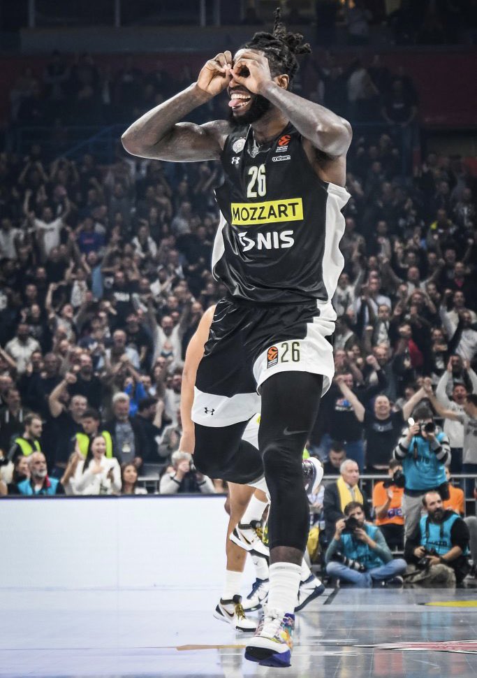 EuroLeagueFr's tweet photo. 🎁 Gagne le maillot dédicacé COLLECTOR de Mathias Lessort au @PartizanBC 🎁 

🎽Pour gagner ce superbe cadeau, rien de plus simple :

1️⃣ Follow @EuroLeagueFr 
2️⃣ Repost ce post
3️⃣ Identifie 2 amis en commentaire 

A vous de jouer pour remporter le maillot dédicacé du meilleur 🇫🇷 en EuroLeague la saison dernière !

✍🏻 par @ThiasLsf 

🎲 Tirage au sort mardi 29 août à 19h

#EuroLeague #JeuConcours