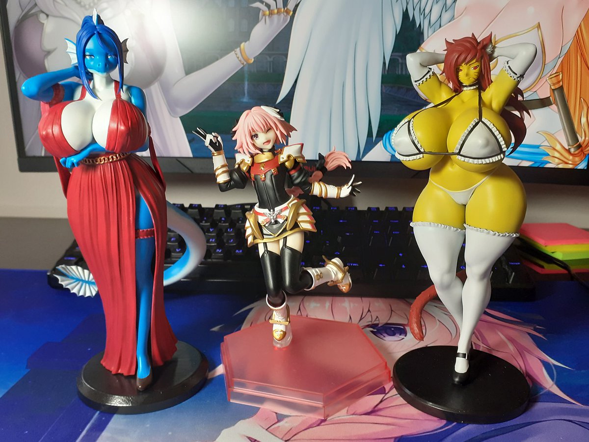 Just chilling with my new girlfriends! :3 Keep an eye on <a href="/AnkoroStudio/">AnkoroStudio</a> for more news this week about these lovely statues (and for way better quality pictures!)