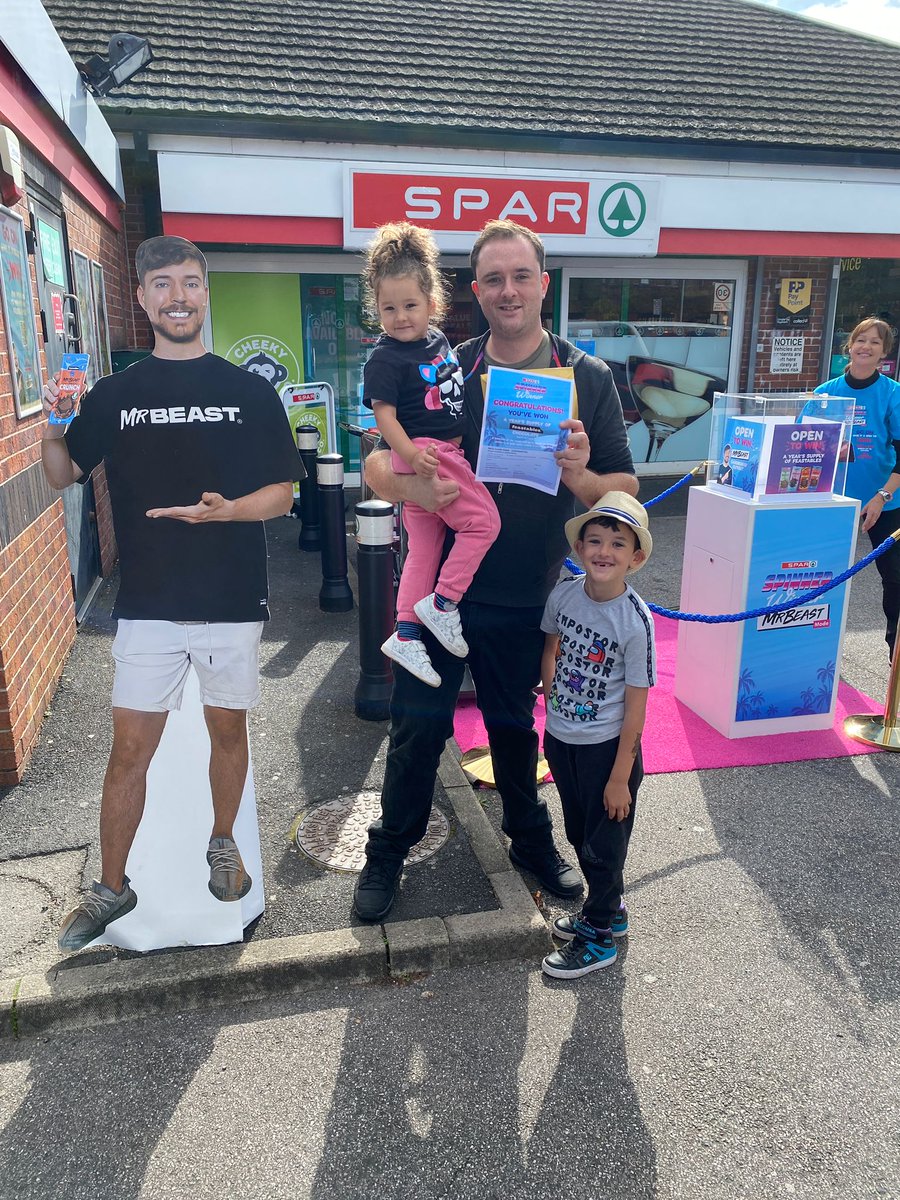 SPARNorthEng's tweet photo. We had a great time yesterday at SPAR Prescot Road playing Spinner Winner!! ๐
#SpinnerWinner #BeastMode #MrBeast #Feastables https://t.co/lLPsjLJuWS