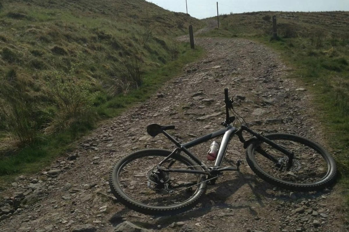 weegiewheelercc's tweet photo. Week tomorrow myself and 2 pals glasgow lads are on a train to Inverness to start the #BadgerDivide. Having done in parts but never the full thing. Excited and nervous. Everything ready. 2 gravel bikes and a hard tail 29er. Sure Iβll keep up.done it what was your highlight? https://t.co/qpE5OXSSe2