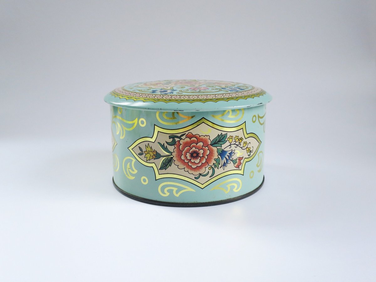 swirlingorangeE's tweet photo. Daher Powder Tin, Pink and Turquoise Floral Storage Canister, Metal Storage Made in England https://t.co/RAmNkfsh16 #SMILEtt23 #PinMe23 #epiconetsy #EtsyTeamUnity https://t.co/Lr59tITNgl