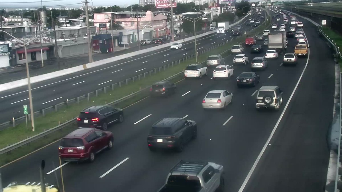 DronChinita's tweet photo. TRÁNSITO - Con bastante actividad vehicular el Exp Baldorioty (PR26) en dirección de Carolina al Túnel Minillas https://t.co/6gufRCw2Ec