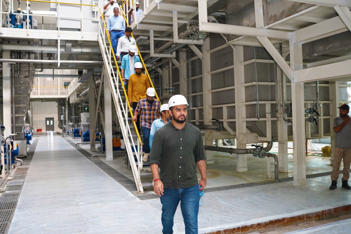 MGPakistan's tweet image. The exciting third and final day of MG visit was concluded with presence of Irfan Junejo and other media professionals, gaining a firsthand experience of the impressive MG Dealership and bearing witness to the cutting-edge marvel, the MG Plant.

#MGPakistan #iloveMG