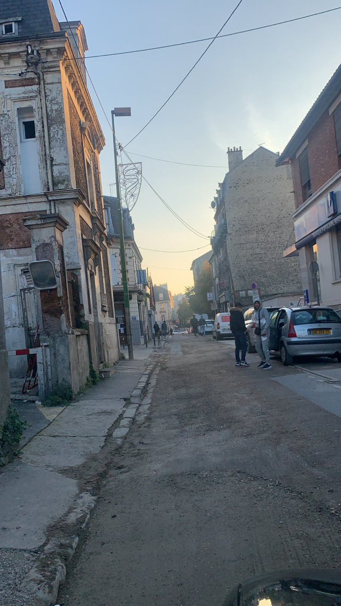 hks94470's tweet image. Ce n’est pas Beverly Hills mais bien Villeneuve-Saint-Georges