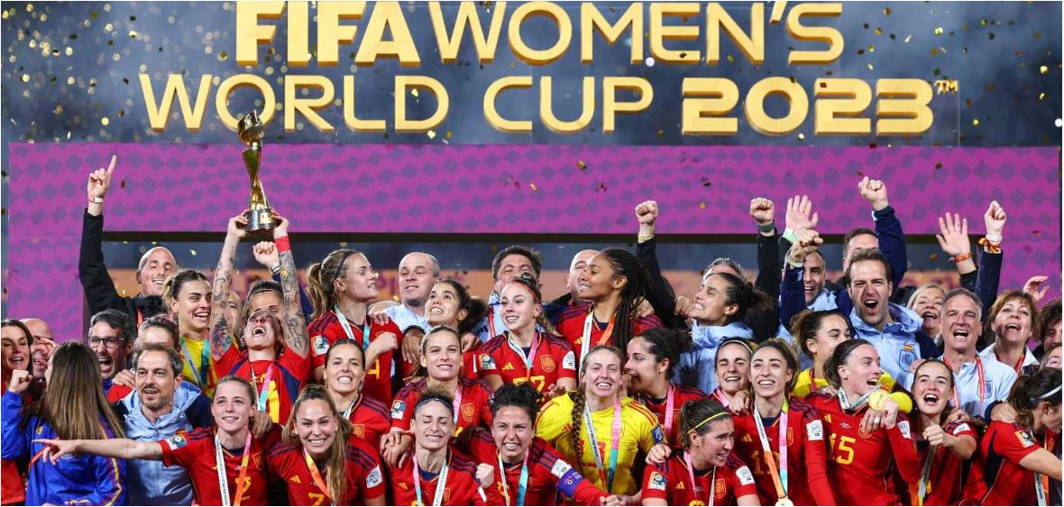 avisopiso's tweet photo. FELICIDADES A LAS SUPERCAMPEONAS DEL MUNDO 
Lo queremos celebrar con dos regalos 
si quieres vender tu piso envíanos los datos,  te lo publicamos gratis durante 15 días 
si te das de alta hoy, tienes la tarjeta avisopiso premium Gold https://t.co/NaMIaSqWYJ https://t.co/As21y6EaL9