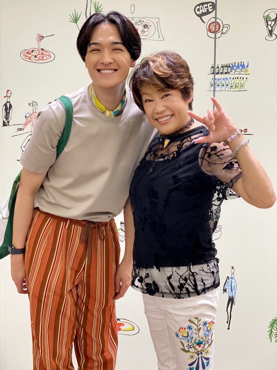 uuuumin_88's tweet photo. 久しぶりにパワーの塊こと
RIMI姉様に会ってきましたー！
本当に姿勢がピンとしていて
素敵ー😭😭

#RIMI https://t.co/s5wuMBep2P