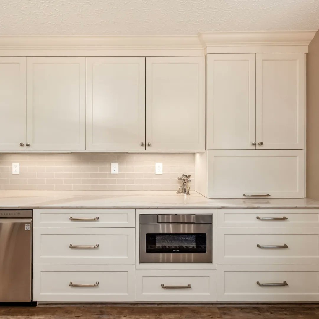 Dream_Baths's tweet photo. Discover the essence of comfort and elegance in this one-of-a-kind kitchen, where function meets luxury.  #kitchen #remodel #contractors #columbus #ohio #lifeincolumbus #onlyincolumbus #smallbusinessohio #craftsmanship #customhomeservices https://t.co/62cOyWF086