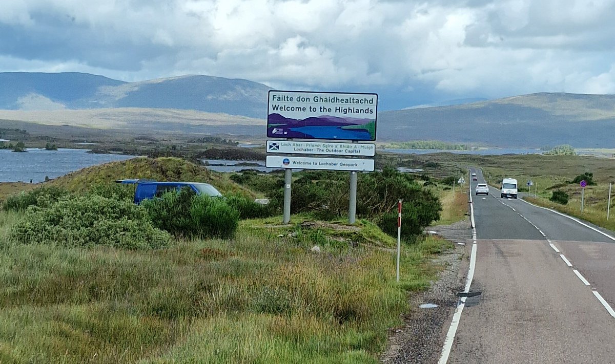 We're well on out way to <a href="/LochEilCentre/">Outward Bound Loch Eil</a>. Can't beat arriving in the Highlands on a Monday morning 🏴󠁧󠁢󠁳󠁣󠁴󠁿😁 <a href="/CHS_Chryston/">Chryston High School</a> @ChrystonHum <a href="/ChrystonFTT/">ChrystonFoodTech</a>
