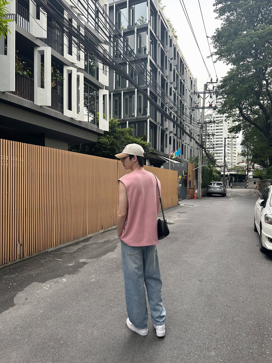 phutatchai's tweet photo. วันจันทร์สีชมพูค่า💗
#PHUTATCHAI https://t.co/XQD2gCqwwJ