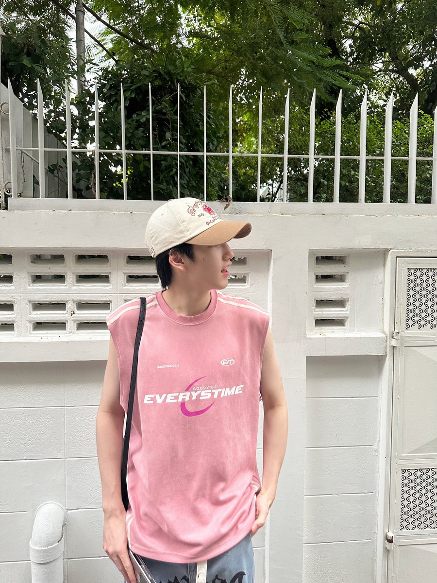 phutatchai's tweet photo. วันจันทร์สีชมพูค่า💗
#PHUTATCHAI https://t.co/XQD2gCqwwJ