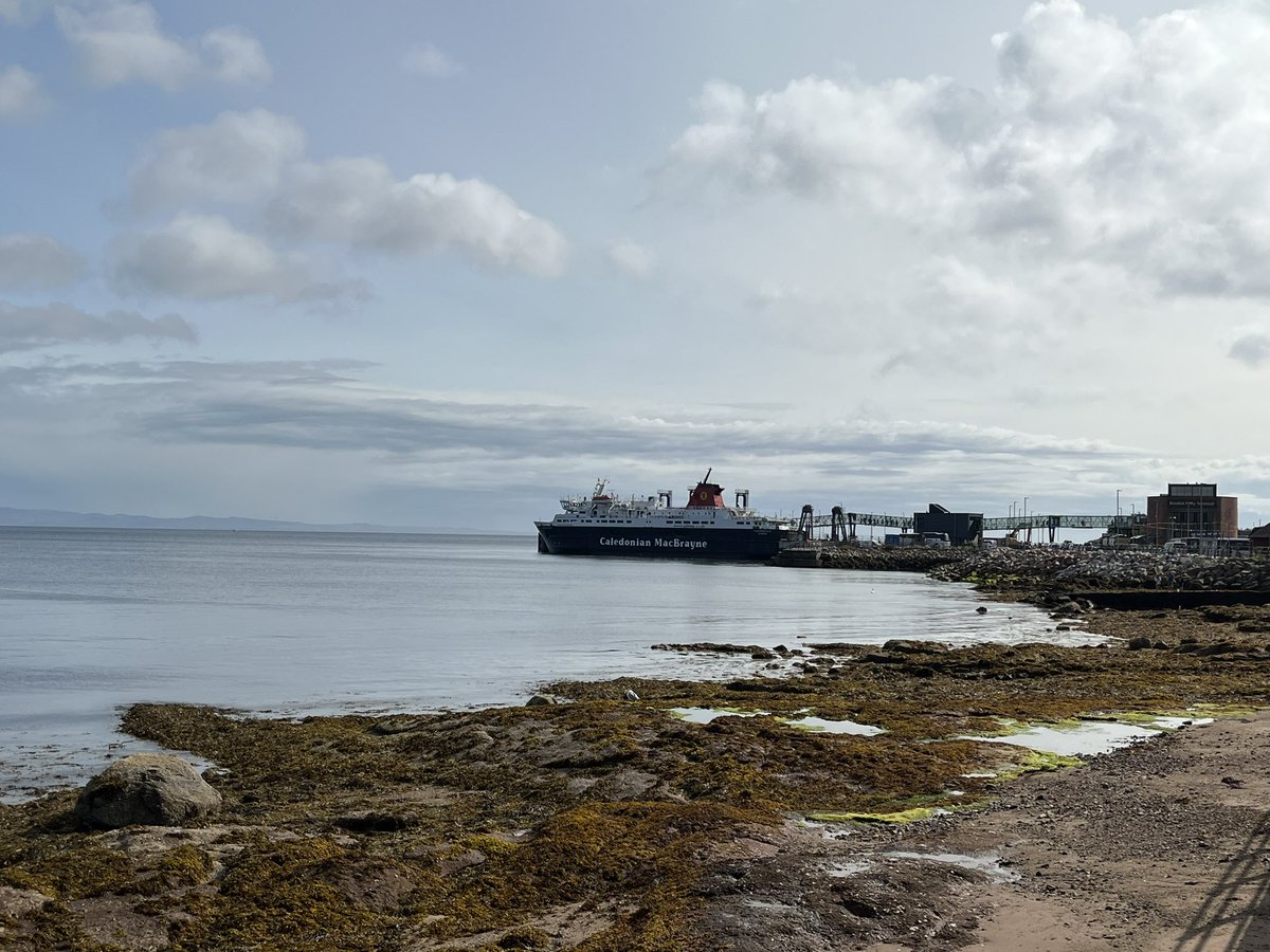 Another day and another <a href="/DofEScotland/">DofE Scotland</a> group to assess! This time a gold Exped from @edinburghacad. Group in great spirits as we set off from the ferry on Arran in the ☀️