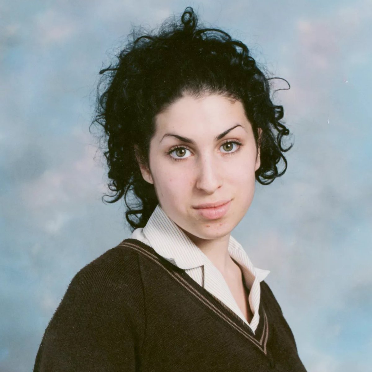 Fotos nunca vistas de Amy Winehouse foram divulgadas para o livro sobre a cantora. 🤍