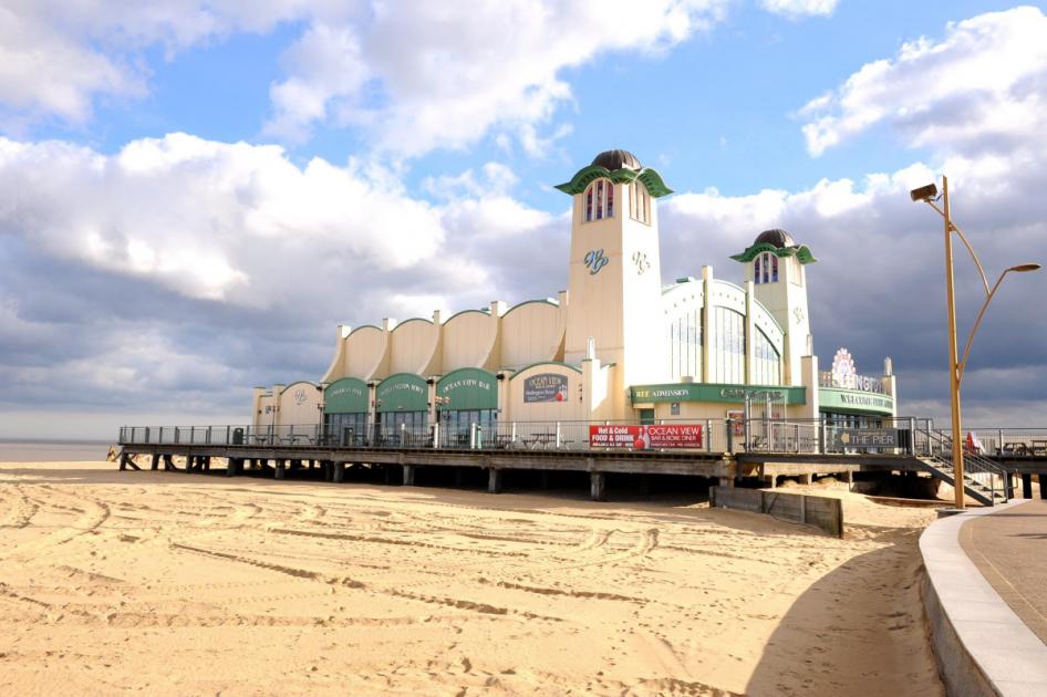 A man has died following a medical episode at Wellington Pier in Great Yarmouth. greatyarmouthmercury.co.uk/news/23736250.…