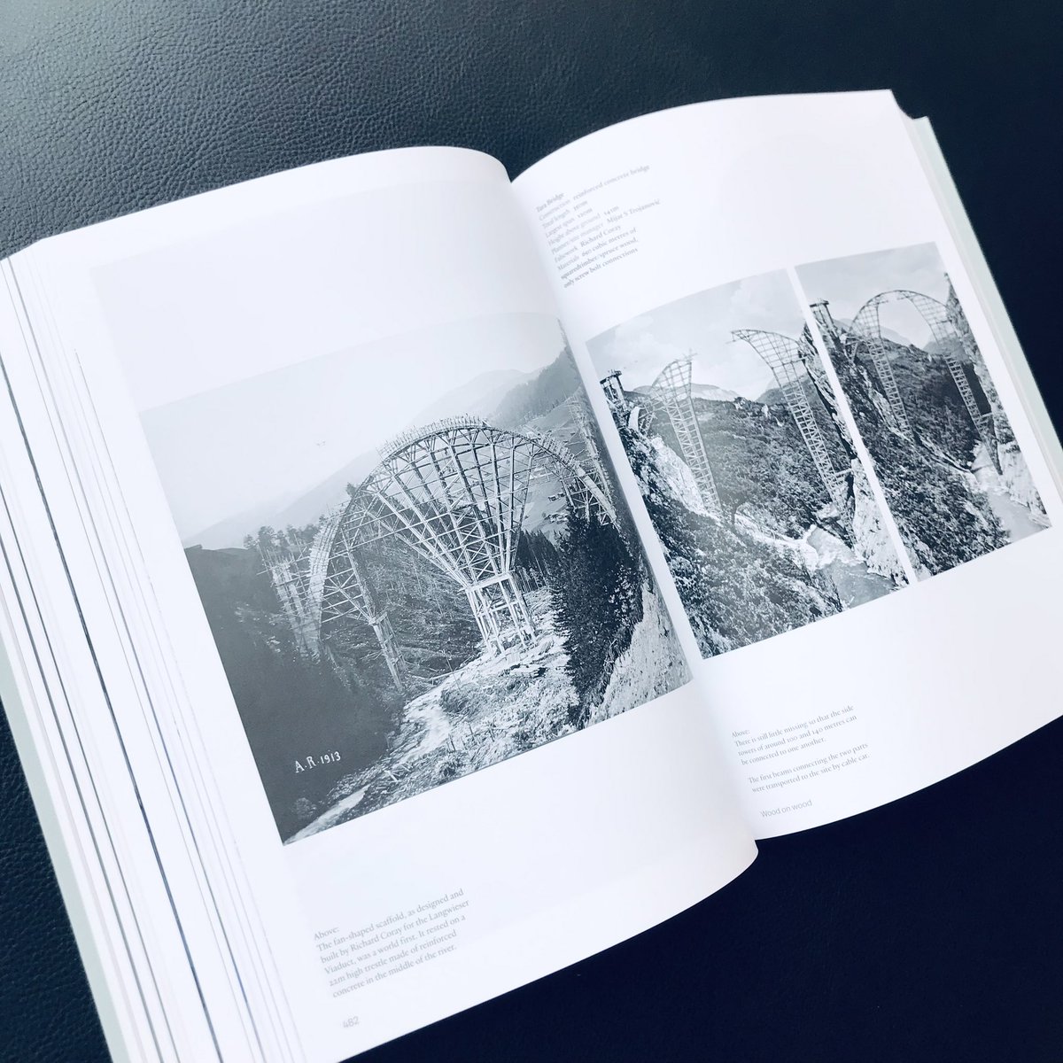 GT_archi_design's tweet photo. ＼カワイハルナ フェア選書紹介／
『U-JOINTS - A TAXONOMY OF CONNECTIONS』

カワイハルナさんが選書して下さった、デザインにおける継手（ジョイント）の分類を紹介する作品集。古今東西の様々なJOINTSが辞書のように掲載され、その多様さに圧倒されます。とてもカワイさんらしい選書でお勧めです👏 https://t.co/4mWfyg05o9