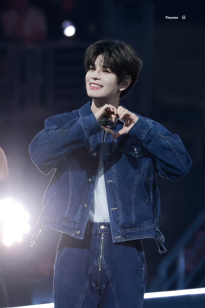SEUNGM1NE's tweet photo. Kim Seungmin from Stray Kids has the prettiest smile ever 🥹🫠💞 https://t.co/e68aWYaBOT