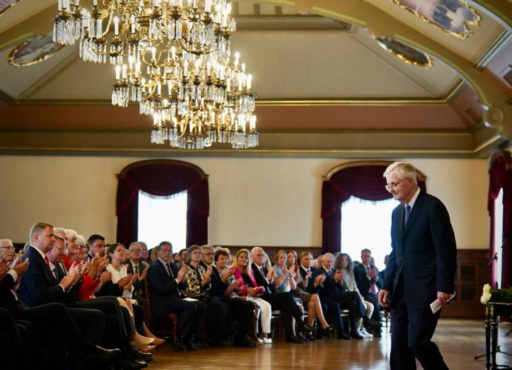 Ja tik grib, tad var – vienīgais šķērslis ir paša gribēšana. Vilis Vītols ar savu mūža darbu Latvijai tam ir izcils piemērs. No sirds sveicu šā gada Valstiskuma balvas laureātu, mecenātu un uzņēmēju Vili Vītolu. #SaulesmūžuLatvijai 🇱🇻