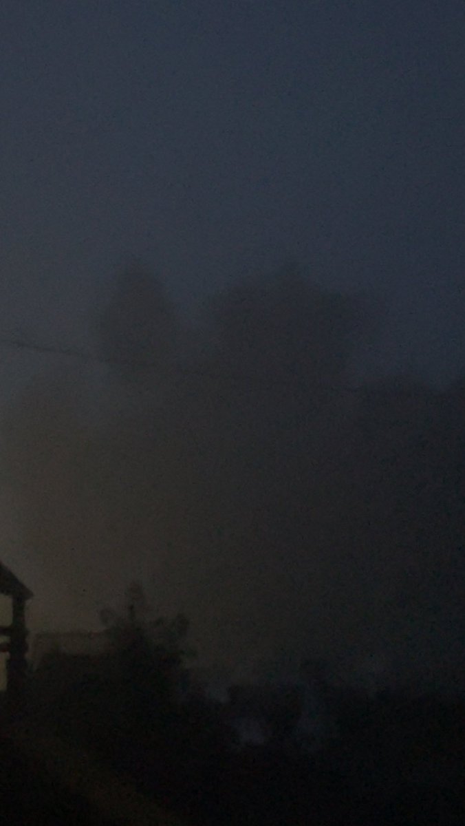 firefighter89's tweet photo. I haven’t seen fog like this in a long time!! 📷 taken 610am #SurpriseNE #ButlerCountyNe @NWSOmaha @RustyLord https://t.co/zpPNe7slIf