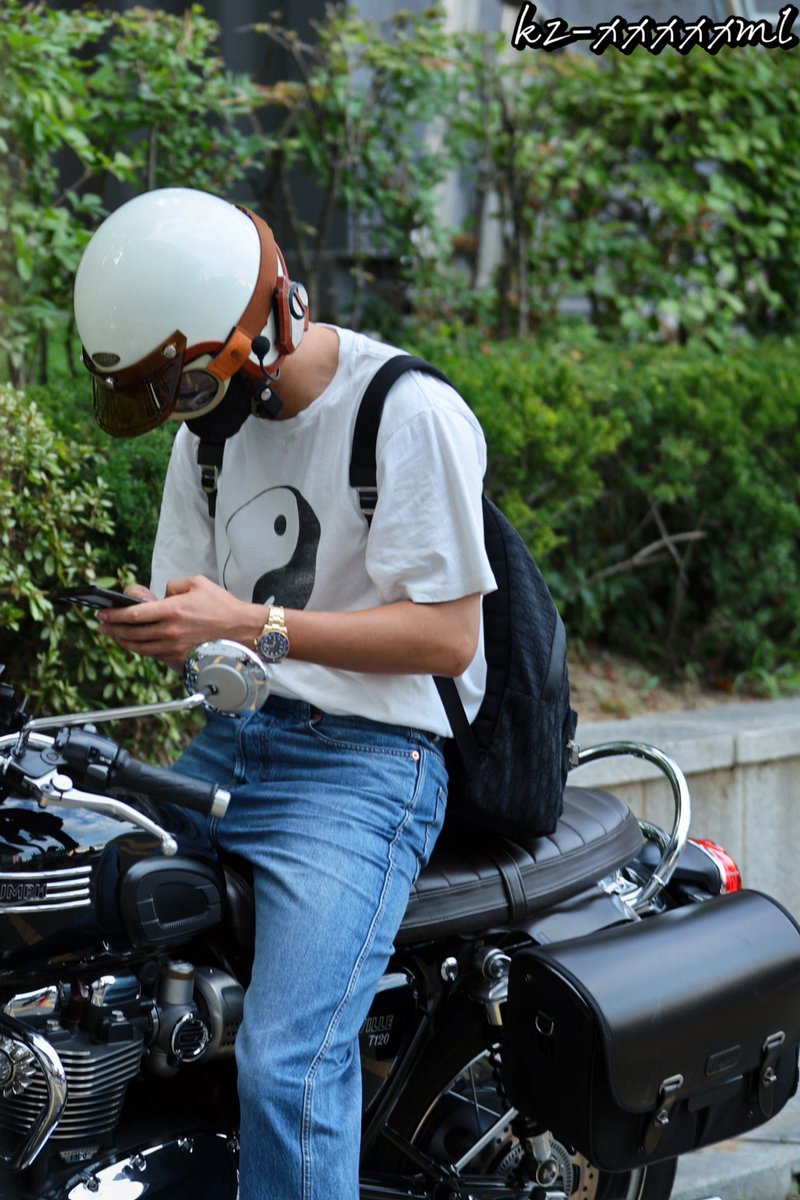 CHANYEOL IN HIS MOTORCYCLE IS JUST 😩🫶🏻