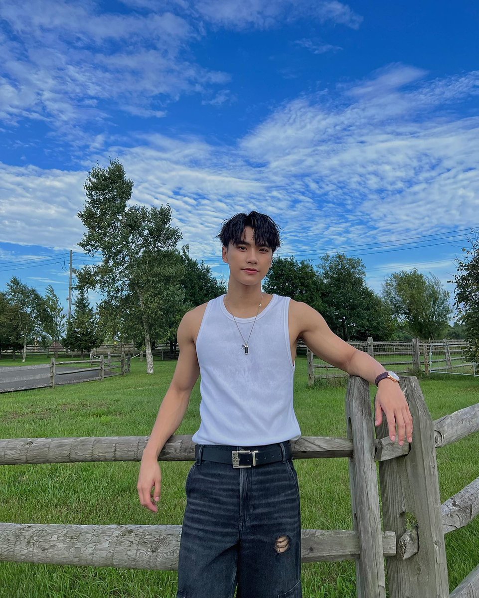 plz_more_giman's tweet photo. 구름 진짜 예술이더 #ohmpawat https://t.co/iGHl1EmL7N