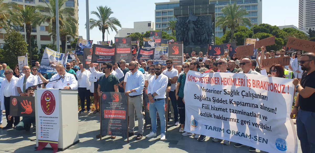 3/4 Mesleğimize karşı artan fiziki, psikolojik ve ekonomik şiddete, yok sayılmamaya Hayır demek için Cumhuriyet Meydanındayız!