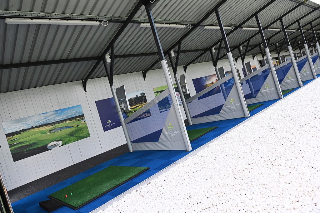 broadlands_golf's tweet photo. Are you a Monday practicer ? 

Straight back at it after the weekend good or bad……

With Toptracer 30 you can get a great insight into your game and what needs practice

Come and give it a go today

📍WV11 2RJ ☎️ 01922 494007 https://t.co/NI8YUpIhHQ