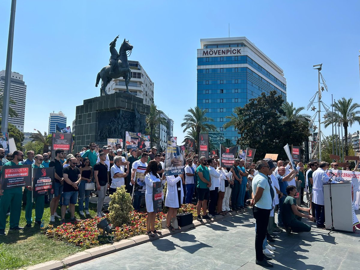 Mesleğimize karşı artan fiziki, psikolojik ve ekonomik şiddete, yok sayılmamaya Hayır demek için Cumhuriyet Meydanındayız!

Veteriner Hekimler Sağlıkta Şiddet Yasasına Kapsamına Alınmalıdır!
#VeterinerHekimeŞiddeteSon
#SağlıktaSiddeteHayır
#VeterinerHekimSağlıkÇalışanıdır