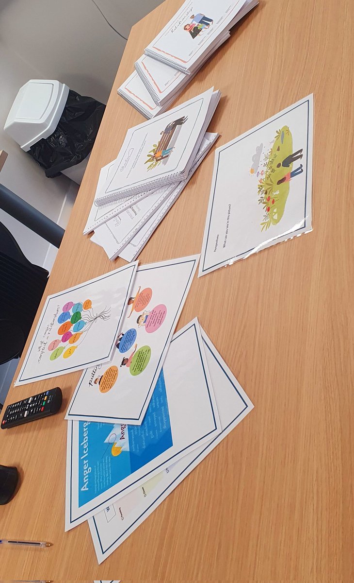 PPRmcrEarlyHelp's tweet photo. Today's #PromotingPositiveRelationships Briefing completed to Manchester Professionals. Toolkit shared so we can support our families. Inc: information from @kooth_plc with Layla, in Manchester. For more info on how to book onto the next session email katie.lees@manchester.gov.uk https://t.co/VIHeJOI0CA