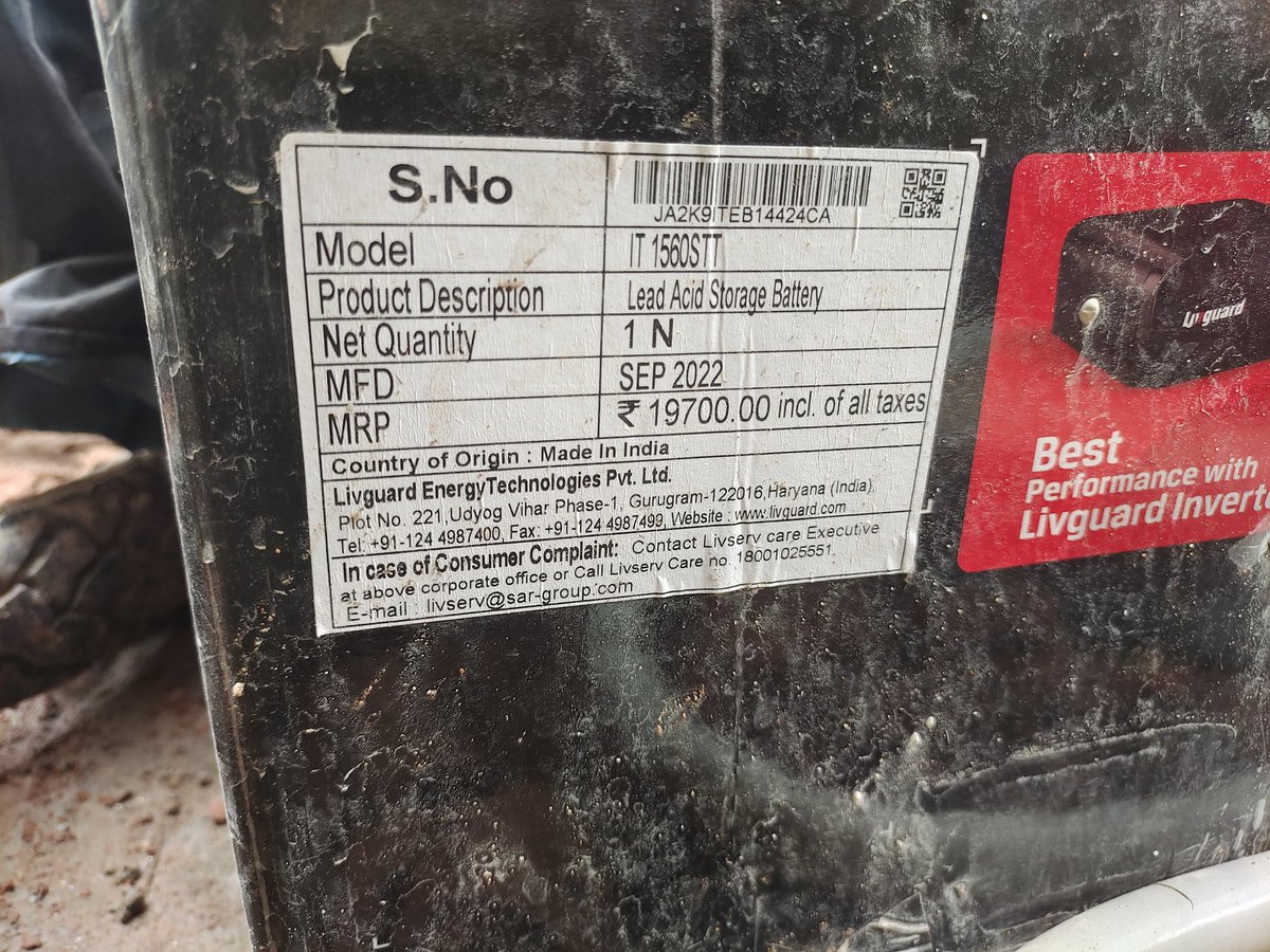 azhar5919's tweet photo. @LivguardEnergy Livguard का बैट्री रात्रि 10 बजे ब्लास्ट कर गया जिसमे 2 आदमी को तेजाब भी पड़ गया है और दुःख की बात है की यहां का डीलर इसको replace भी नहीं दे रही है https://t.co/XDm6I1t2Te