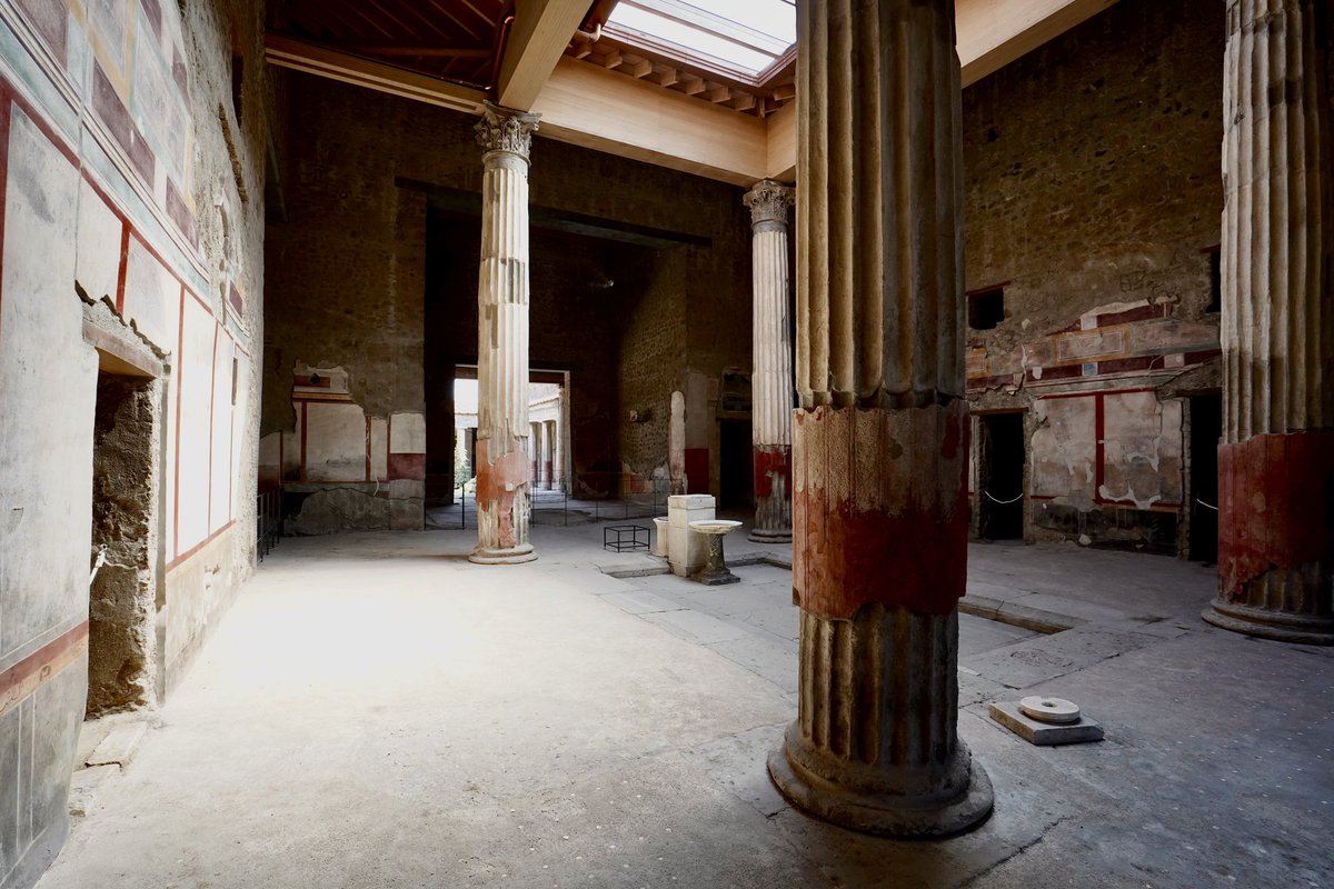 _5c0tt_'s tweet photo. And Pompei is a must! https://t.co/xwgRXwaq2d