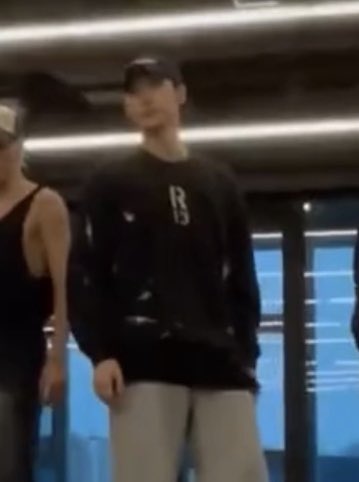 요즘 점점 스타일이 비슷해진다 싶더니